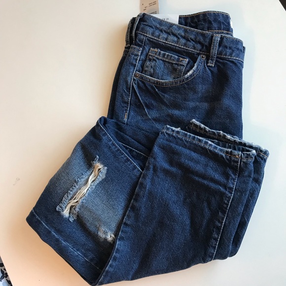 Forever 21 Denim - NWT Distressed boyfriend fit jeans F21